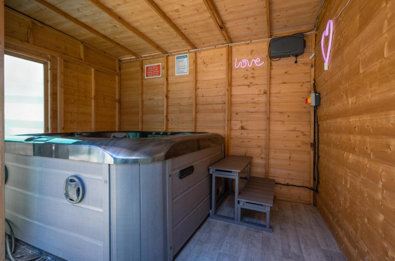 Perfect Couple Retreat To Unwind&Relax With Hottub Lägenhet Peacehaven Exteriör bild